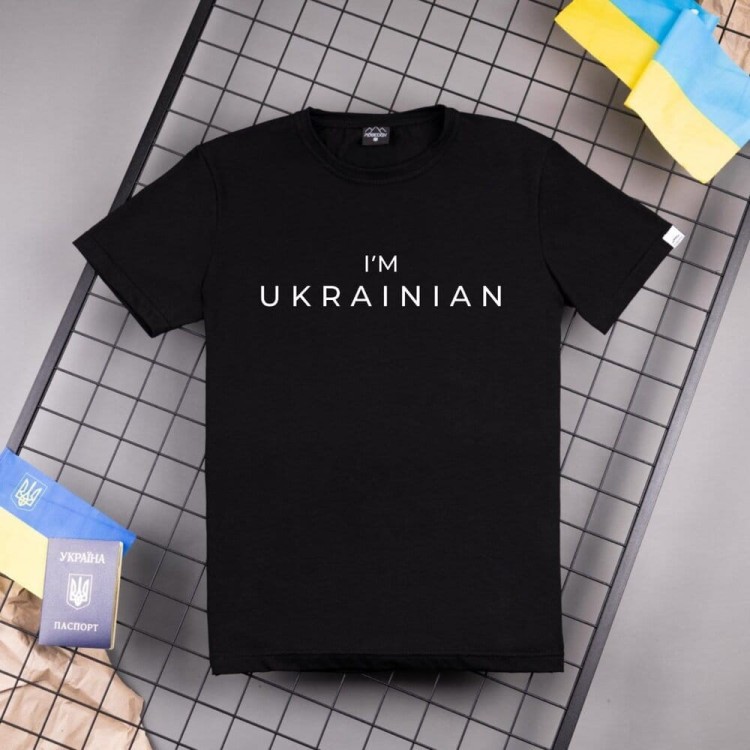 Футболка чоловіча однотонна чорна Pobedov Peremoga - IM UKRAINIAN наклейка біла POB_00000003191