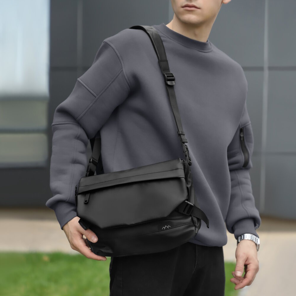 Чоловіча чорна сумка з кишенями на замку Pobedov Modest POB_00000006893