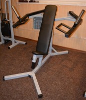 Хаммер сидячи, силова лава, важільний жим