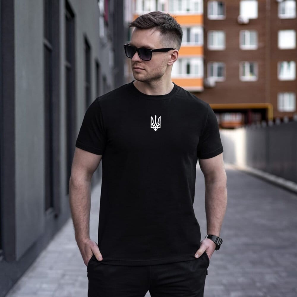 Футболка чоловіча однотонна чорна Pobedov Peremoga - наклейка Герб 4см біла POB_00000007398