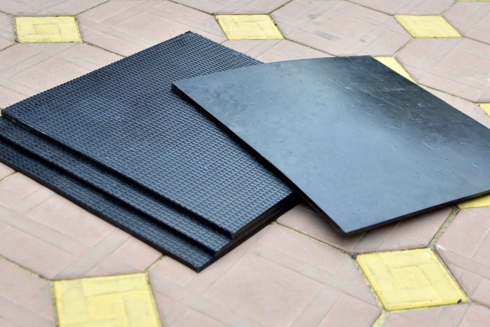 Килимок гумовий 500х500х20 під штангу чи гантелі. Підлогове покриття RNS_BC_020