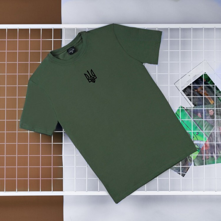 Футболка чоловіча однотонна хакі Pobedov Peremoga - наклейка Герб 4см чорна POB_00000007449