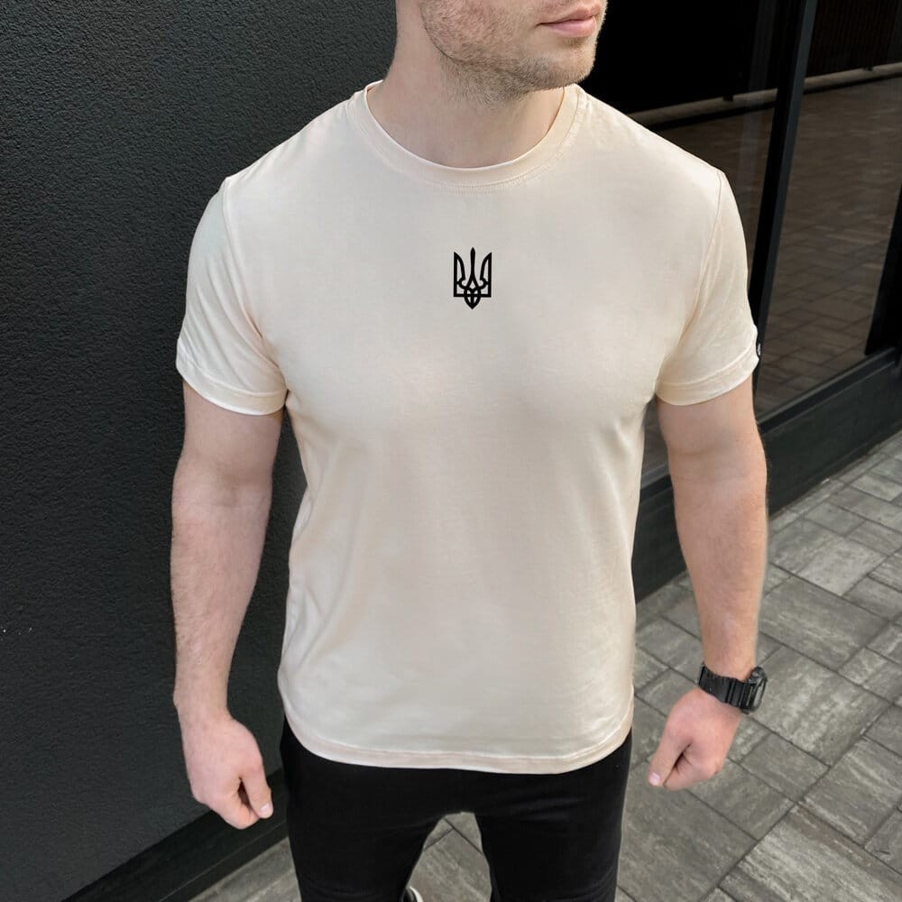 Футболка чоловіча однотонна молочна Pobedov Peremoga - наклейка Герб 4см чорна POB_00000007471