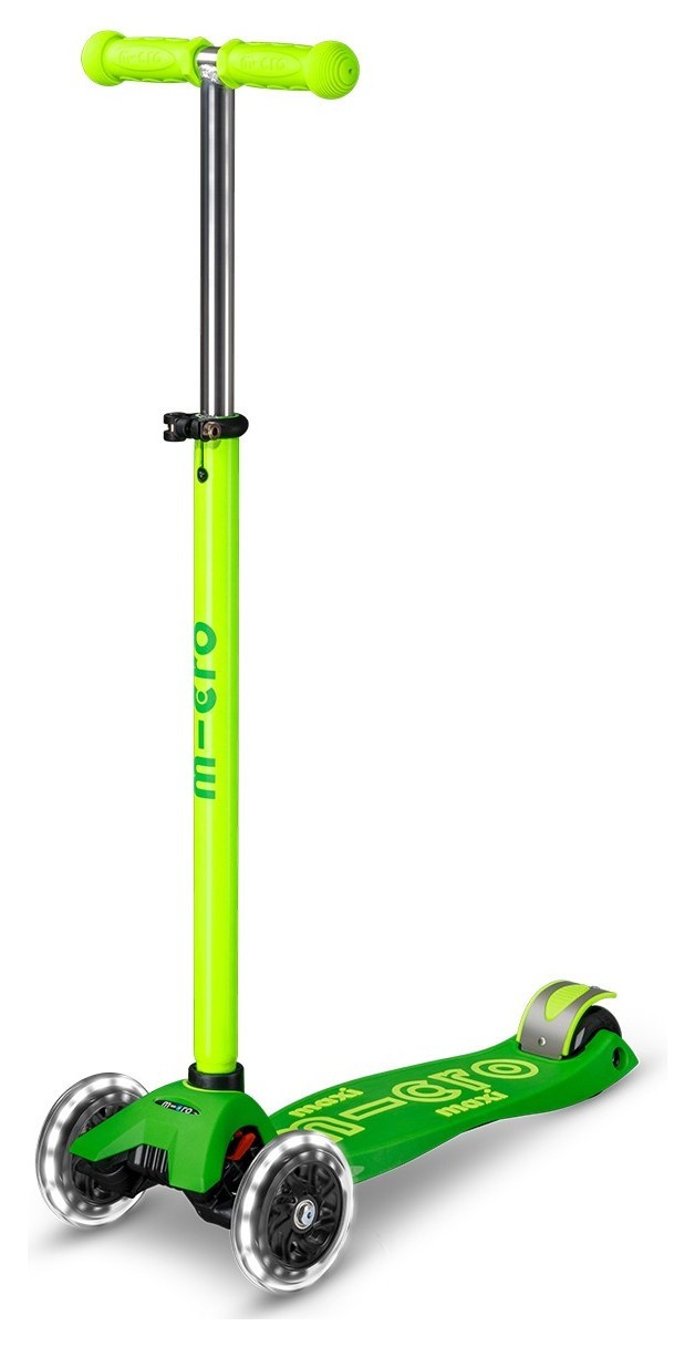 Самокат MICRO серии "Maxi Deluxe Neon LED" – ЗЕЛЕНЫЙ ПОПУГ (до 50 кг (kg), 3-х колесный, свет) MMD232