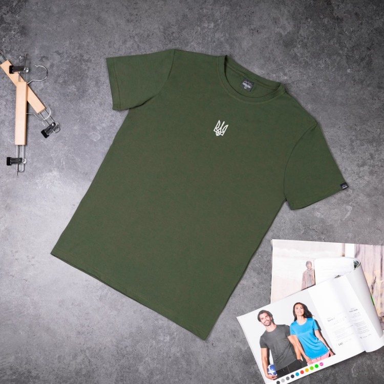 Футболка чоловіча однотонна хакі Pobedov Peremoga - Герб біла вишивка POB_00000007255